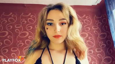 Thug glainneachan draoidheil mas-fhìor gnè dhomh le Harley Quinn