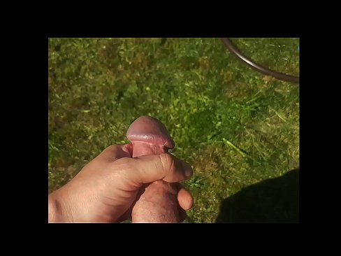 ❤️ Bidh hottie a 'faighinn a pussy pinc fucked agus cums le squirt ann an gàrradh samhraidh ️  Super porn  aig porn gd.8kpornvids.ru ️❤